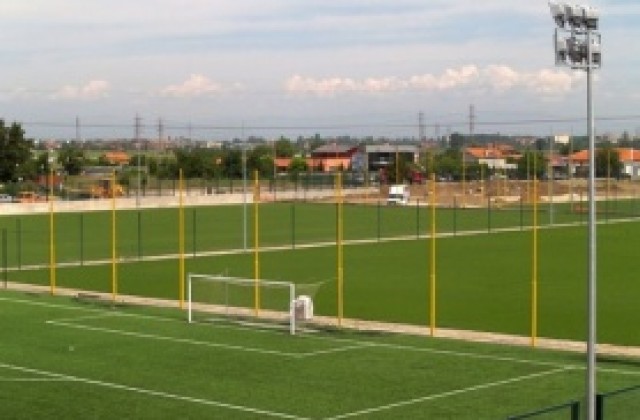 СНИМКИ: Ботев Пд строи клубната база в „Коматево“ на пълни обороти