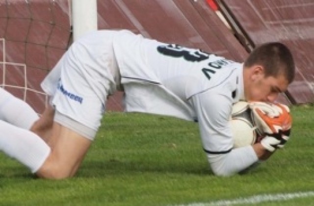 И Спортинг Лисабон се нареди на опашката за вратаря на Черно море