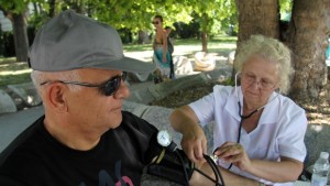 Мерят безплатно кръвното налягане