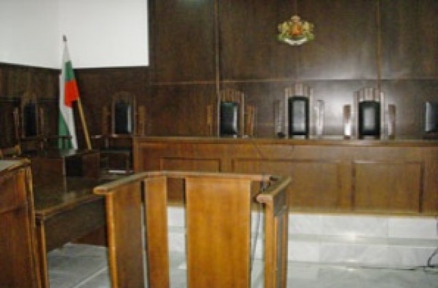 Осъдиха двама лихвари