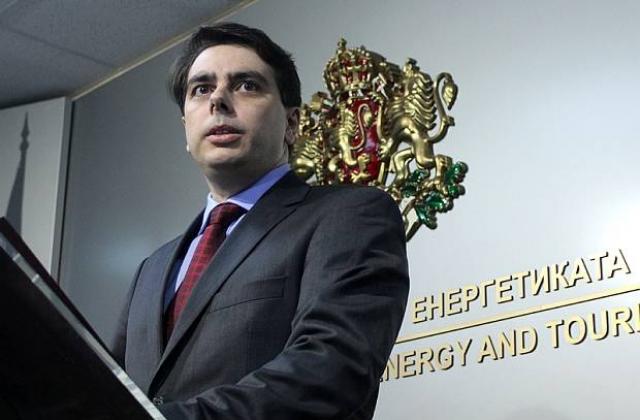 Енергийният министър очаква цената на тока да се запази след 1 юли