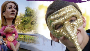 Ретро парад на автомобили и национален карнавалревю на котки в