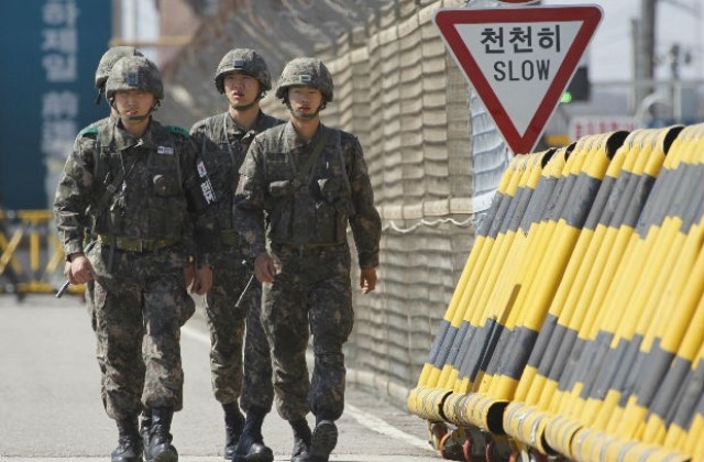 Северна Корея изстреля балистични ракети с малък обсег в Японско море