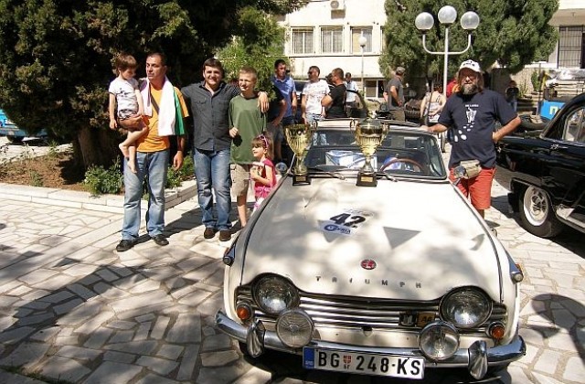 С ретро-парад започна празникът на Струмяни