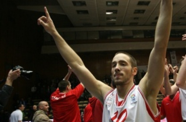 Рилецо остана на косъм от страшна сензация, Лукойл се спаси за 12-ти пореден финал