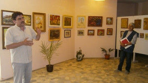 Изложба Местни неизвестни подредиха в Елена