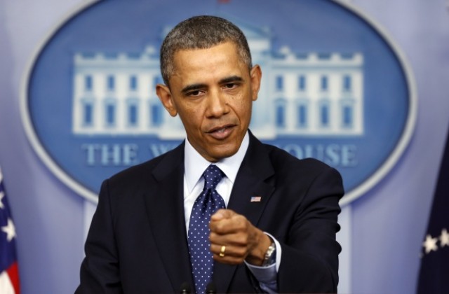 Скандалите не са разклатили рейтинга на Обама