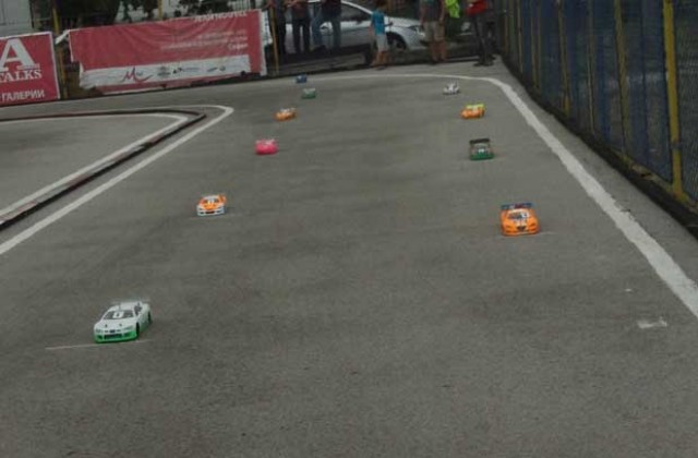 Три медала за врачанските автомоделисти