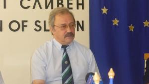 Областният управител на Сливен глоби Лютви Местан