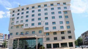 Разпродават хотел Голдън тюлип