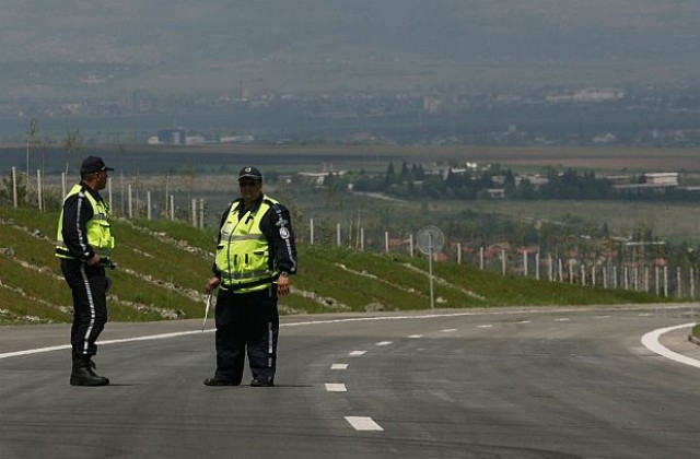 Тежка катастрофа затвори пътя Созопол-Бургас, един човек е починал