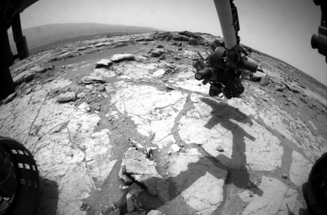 Кюриосити взе проба от скала на Марс