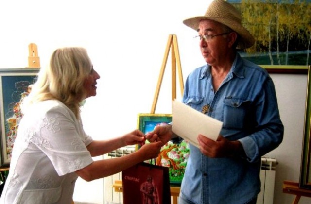 Художникът Кирил Божкилов откри изложба в Сандански