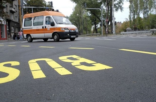 Блъснаха възрастна жена на пешеходна пътека в София