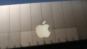 Apple избягва плащането на данъци с хитри схеми
