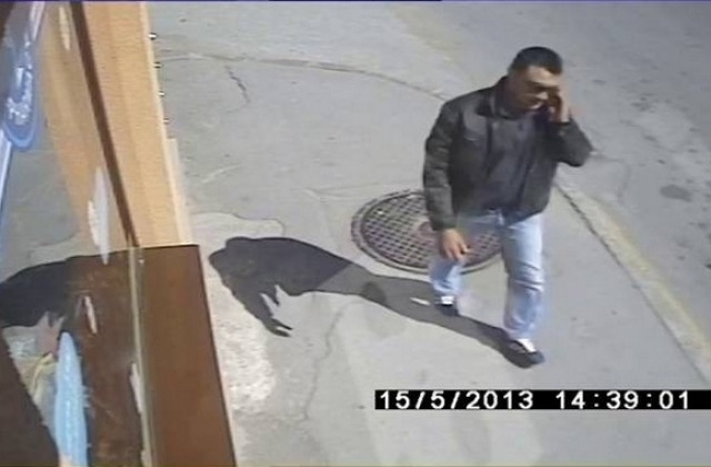 Издирват телефонен измамник