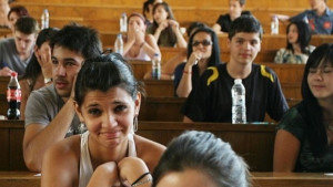 Зрелостниците писаха по Заточеници на Яворов седмокласниците се явиха на