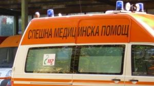 Пребиха прокурор пред дома му