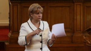 Менда Стоянова не е оптимист че може да има дългосрочно