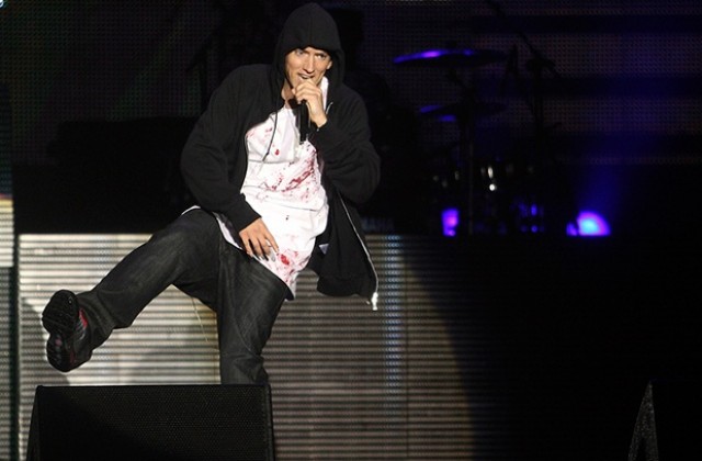 Рап изпълнителят Еминем съди Facebook