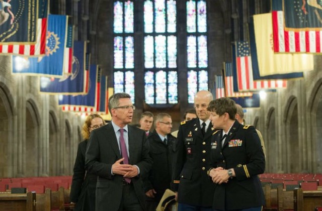 Обвиниха сержант от „Уест пойнт”, че снимал тайно жени кадети