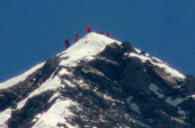 80-годишен японец изкачи Еверест