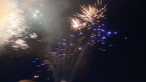 Пищни фойерверки озариха нощното небе над Благоевград