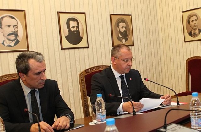 Световните медии: Технократски кабинет слага край на кризата