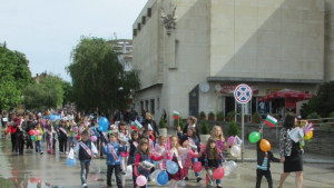 Празнично шествие в Г Оряховица за 24 май