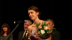 Дъждът отмени празничното шествие за 24 май отличиха найдобрите абитуриент