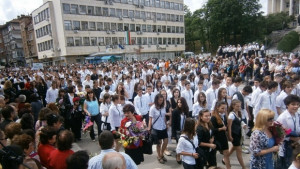 Хубаво време и кръшно хоро за празника днес в Габрово