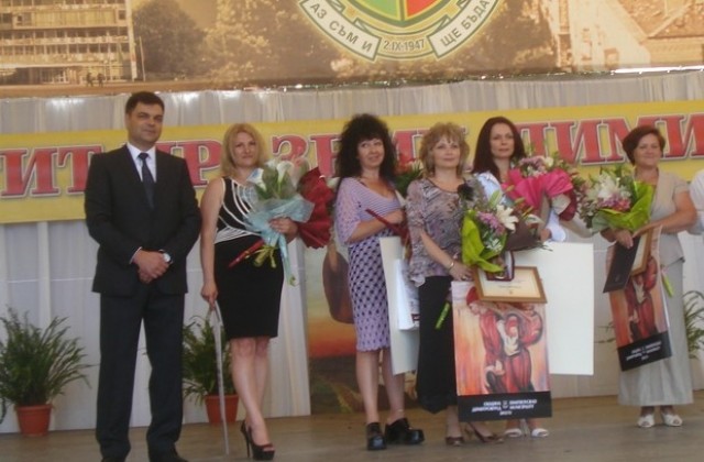 Петима в Димитровград с почетния знак Учител на годината