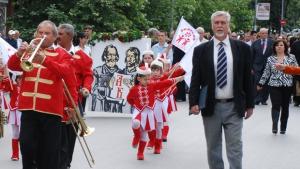 Шествие и по 200 лв за отличник в Харманли