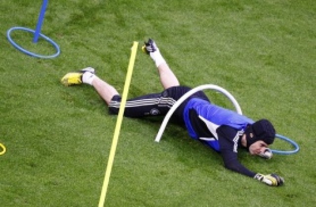 Чех: Бенитес се потруди много, Моуриньо е страхотен