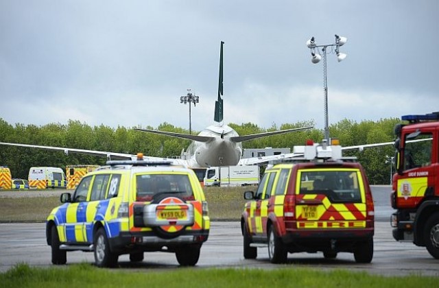 Британски изтребители отклониха пакистански самолет поради съображения за сигурност