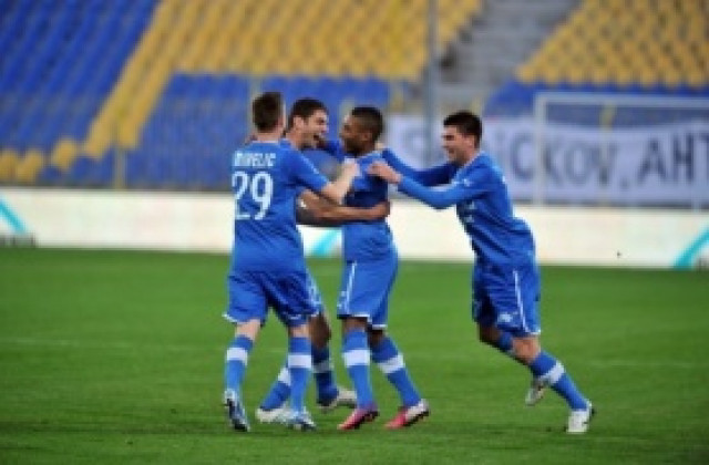 Левски прекрои отбраната си за Славия