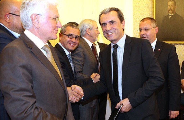 Експерти от БСП и ДПС обсъдиха програмата на Орешарски