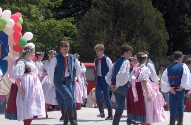 Закриват Детския фолклорен  фестивал „Приятелство без граници”