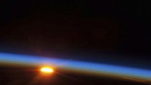 Силна магнитна буря връхлита Земята