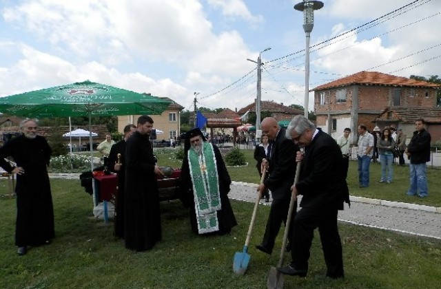 Направиха първа копка на параклиса в село Къшин