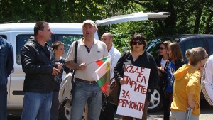 Протестиращи за втори път блокираха Петрохан