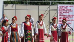 Таланти дебютираха на Божура
