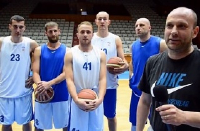 ВИДЕО: Левски към феновете - заслужавате да сте шампиони, напълнете залата!