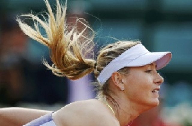 Шарапова стартира защитата на титлата с разгромна победа