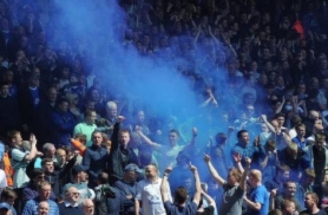 Близо 18 000 фена на Евертън с петиция срещу новата клубна емблема