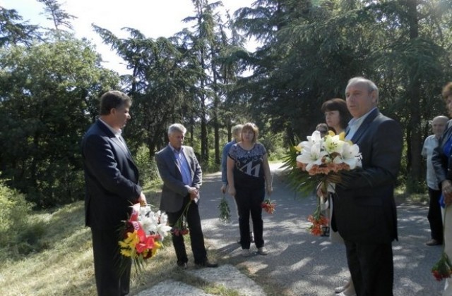 Почетоха паметта на загиналите в катастрофата на Бакаджика