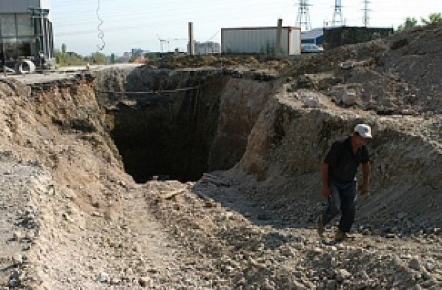 Строителни работници попаднаха на човешки скелет край Стара болница