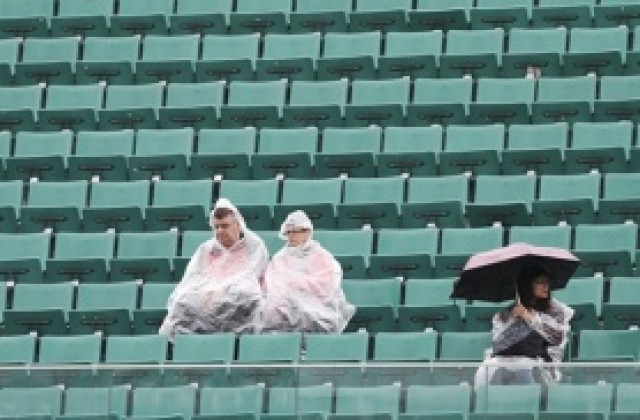 Дъжд бави днешните мачове на „Ролан Гарос“