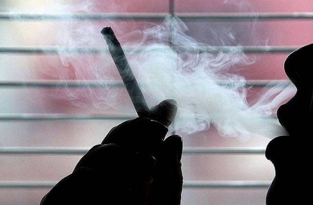 „Атака“ иска отпадане на пълната забрана за пушене в заведенията