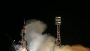 Корабът Союз успешно се прикачи към МКС